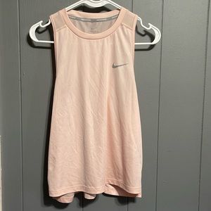 Nike tank: M